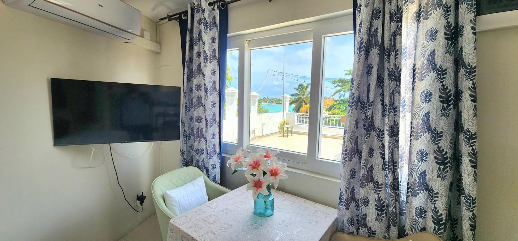 Lovely Studio Apartment With Views Of The Lagoon. Grand Baie Exterior foto